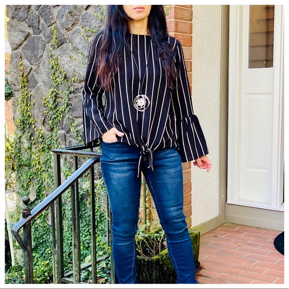 ✨LAST ONE✨Chic bell sleeves black stripes top - Picture 8 of 9